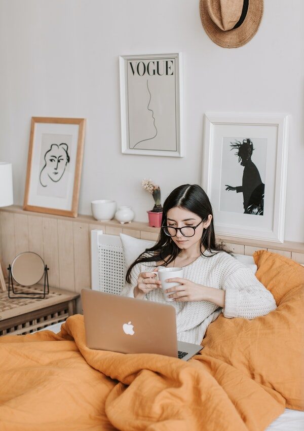 Set the Tone: 10 Morning Affirmations for a Productive and Positive Day